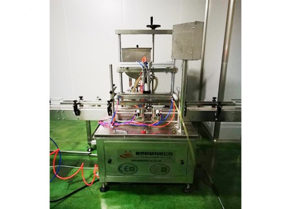 全自動醬類灌裝機(可帶攪拌)